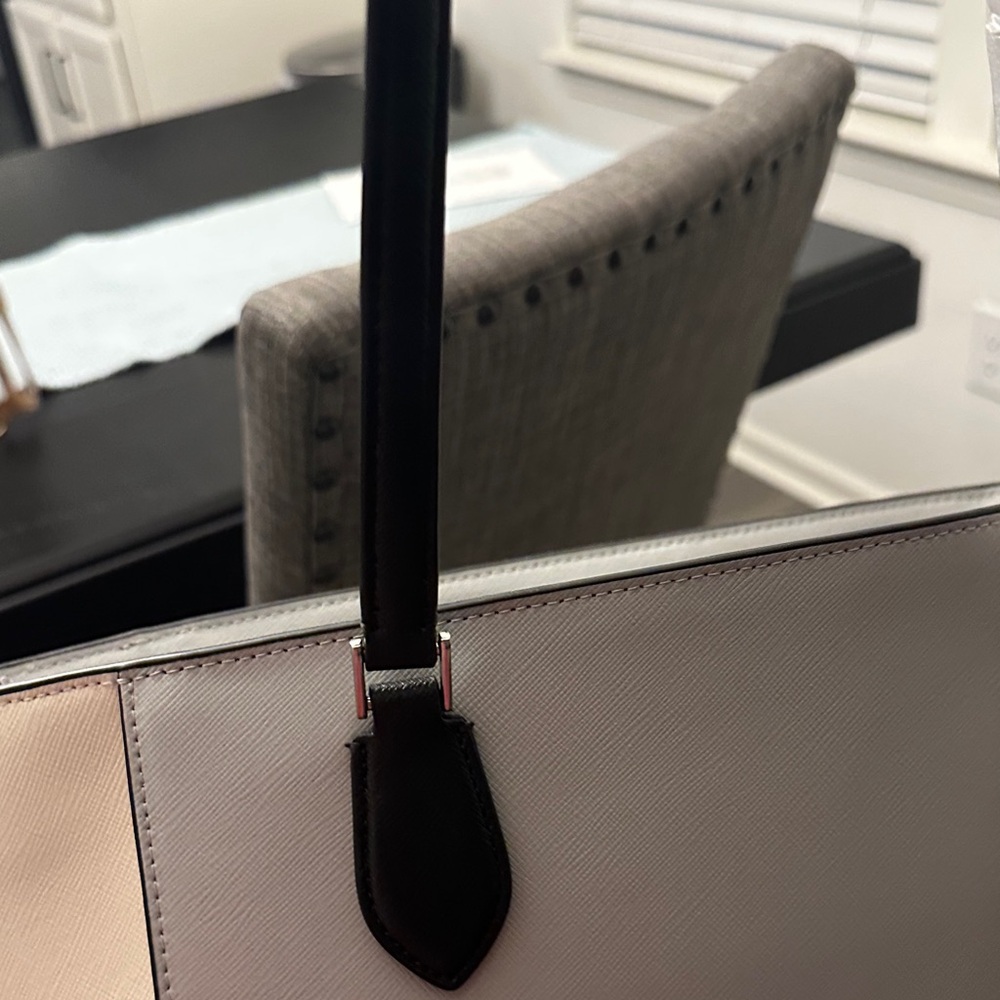 NWT Kate Spade Elegant Gray and Cream Laptop Tote - Picture 3 of 8